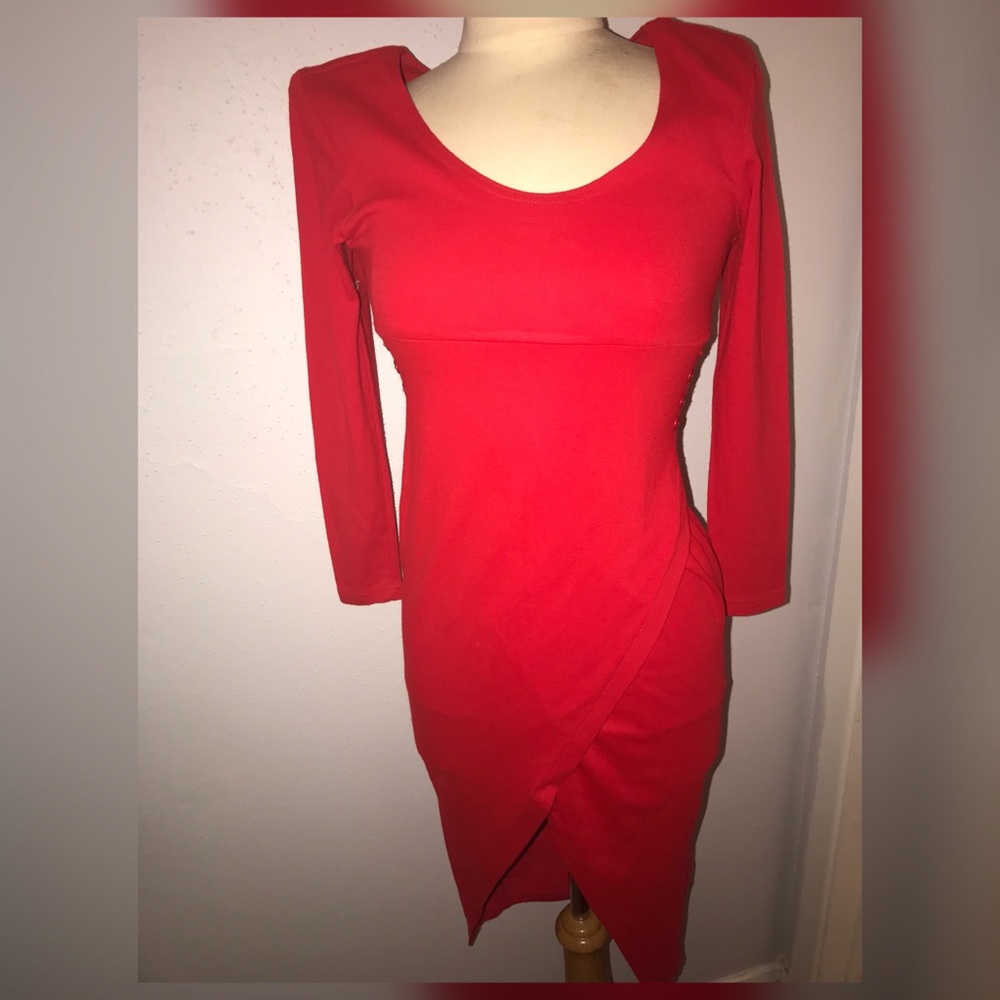 Pia Red Dress